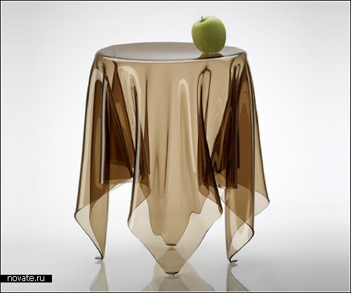 Illusion side table: не стол, а сплошная иллюзия