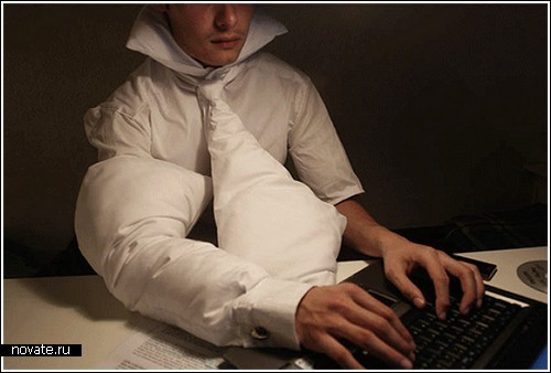 Подушка-костюм для тех, кто работает по ночам
