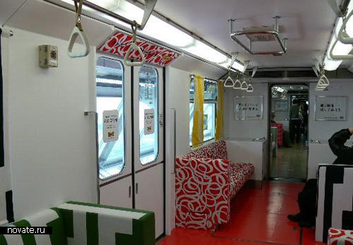 Поезд, украшенный дизайнерами из IKEA